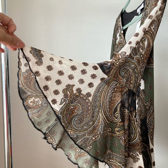 Paisely Brown Bell Sleeves Top Fits Small To Medium BNWT - Picture 3 of 6